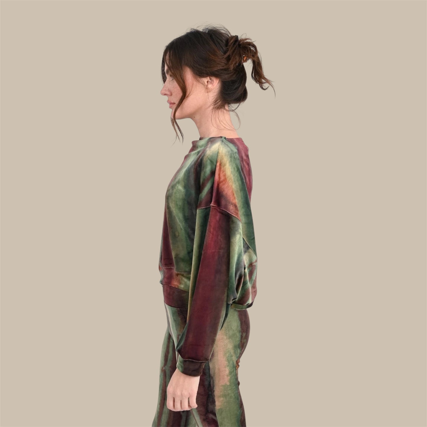 VELVET CROP SWEATSHIRT MARTI -GreenMulti- Love, Joy & Victory