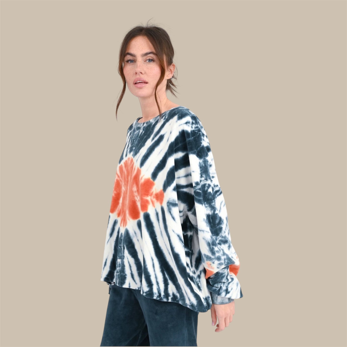 SWEATSHIRT BATIK LULU - Darksky - Love, Joy & Victory
