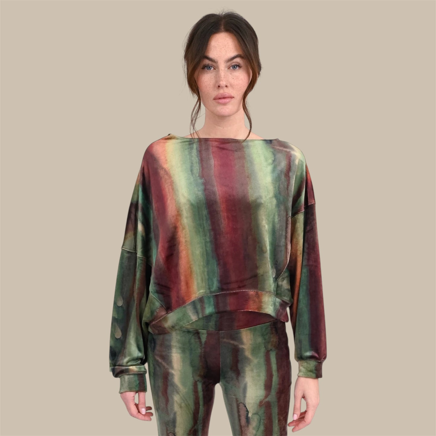 VELVET CROP SWEATSHIRT MARTI -GreenMulti- Love, Joy & Victory