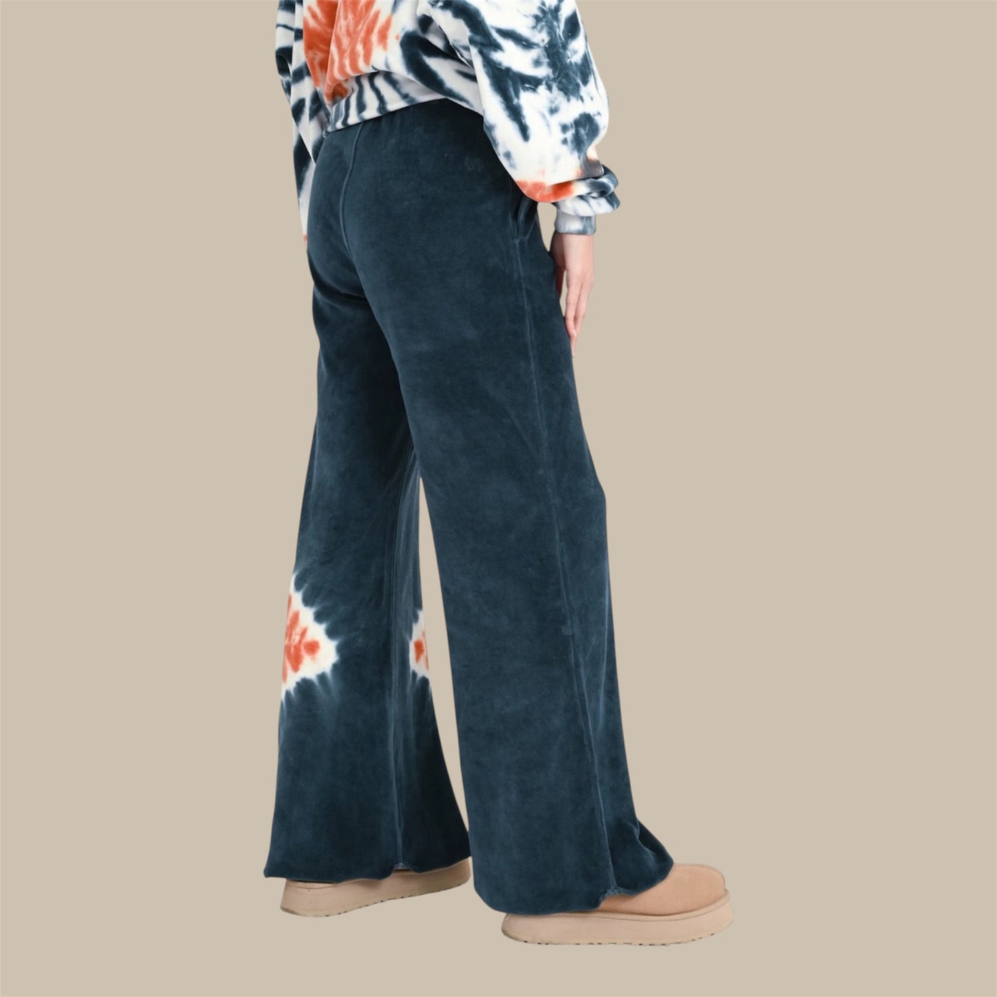 VELVET BATIK SWEATHOSE LUNA - Darksky - Love, Joy & Victory